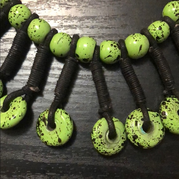 Green beaded speckle necklace - Picture 4 of 4